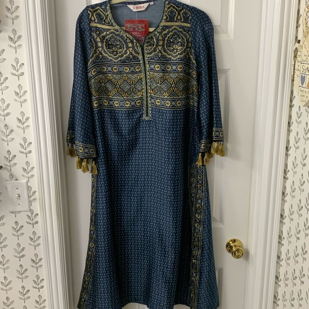 BIBA Indian Ethnic wear Kurta NWT.  Sz 34 (photo sizing) multicolor/open sides